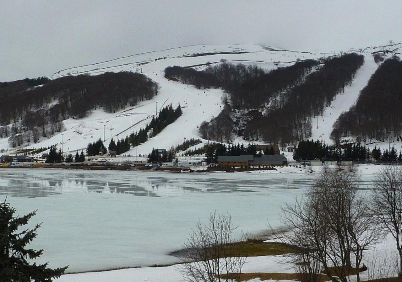 Super-Besse Residence Le Lac Bleu Serviere Chez Lorenzo Et Severine ภายนอก รูปภาพ