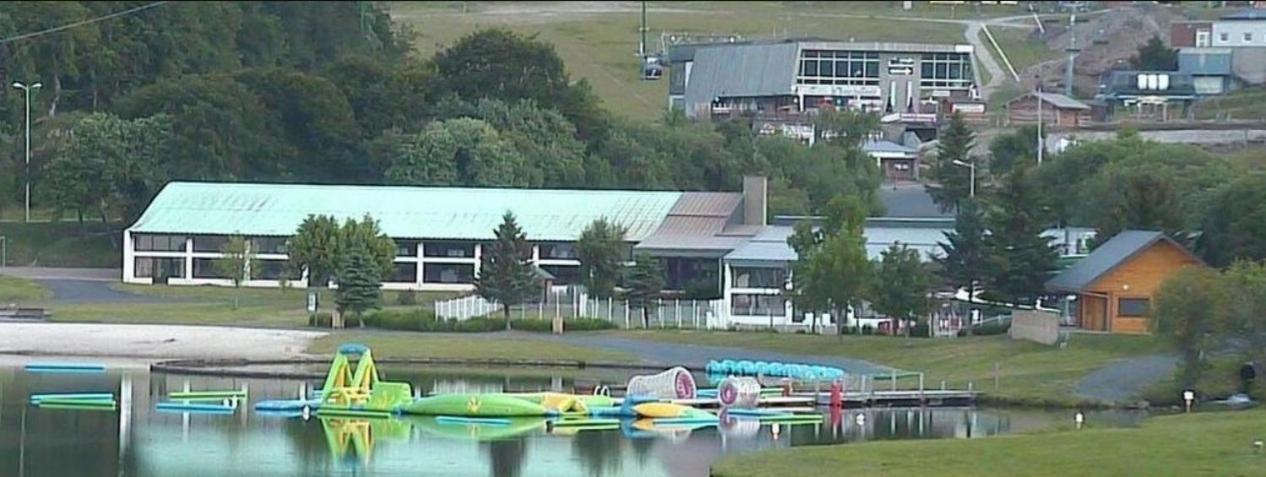 Super-Besse Residence Le Lac Bleu Serviere Chez Lorenzo Et Severine ภายนอก รูปภาพ